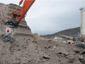 Работа в гипсовом карьере