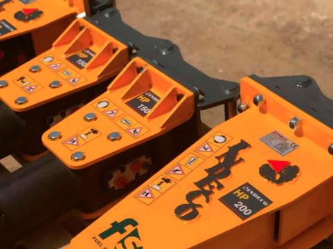 gidromolot-dlya-mini-ekskavatora