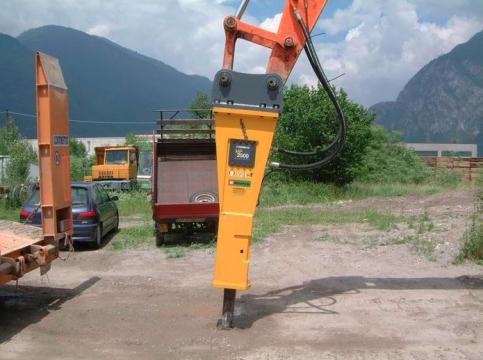 gidromolot-na-ekskavator